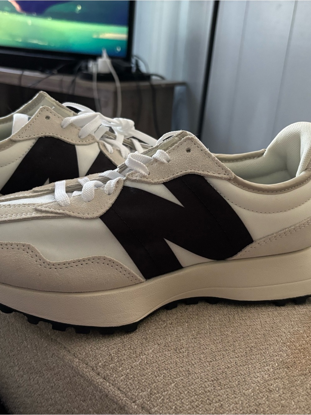 New Balance Women's White Cream Black Retro Runner Sneakers NWT Size 8.5